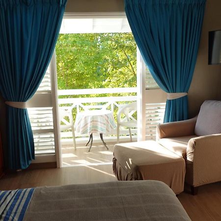 Point Village Studio Negril Bagian luar foto